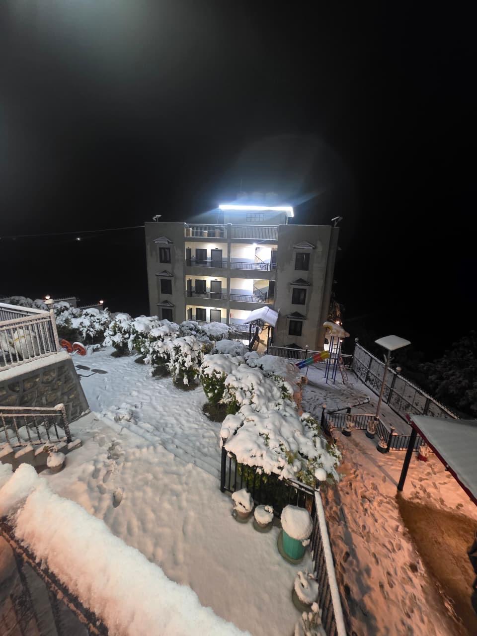 Live Snowfall in Uttarakhand A Magical Winter Wonderland Awaits You